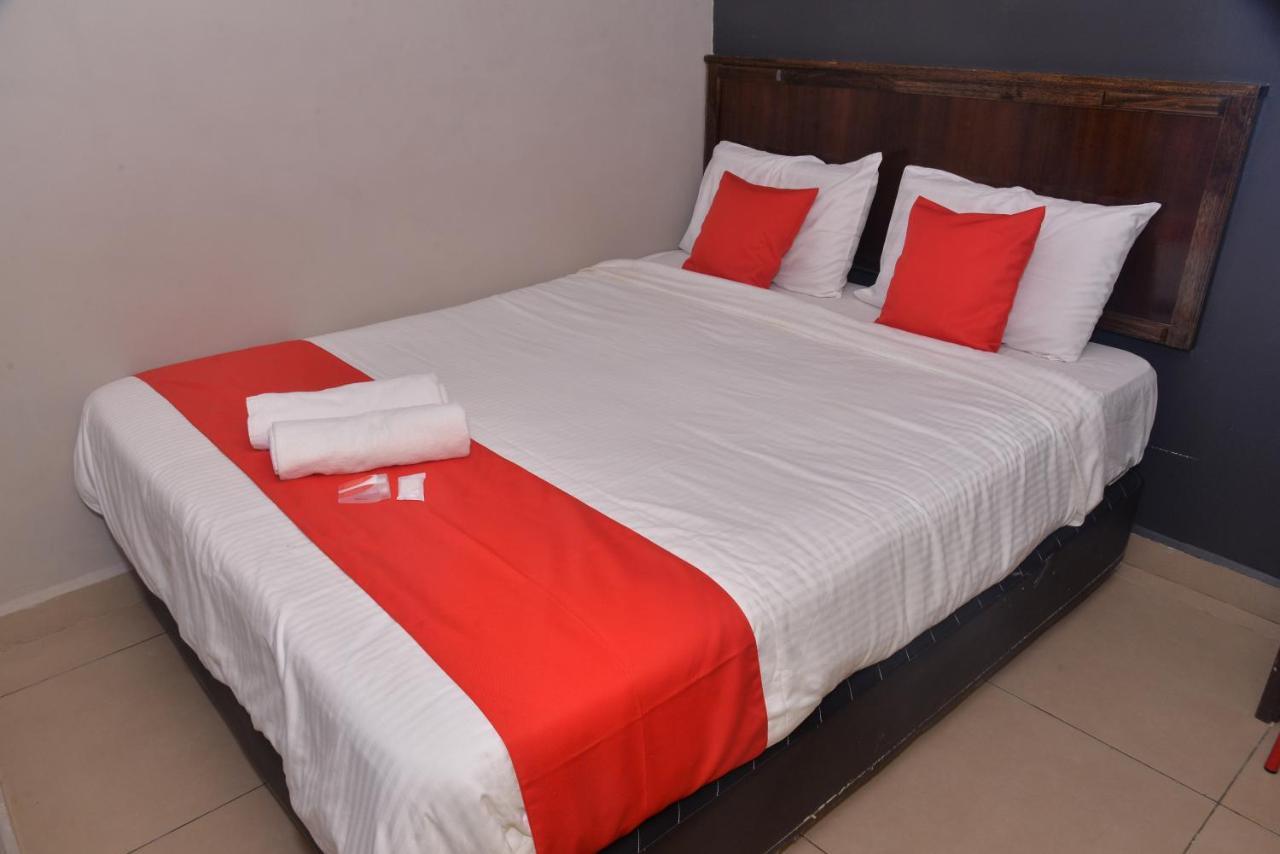 Nice Stay Hotel Raub Eksteriør billede